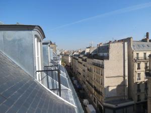 Mercure Paris Opera Lafayette - Location and Neighborhood