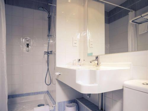 Mercure Port La Grande Motte - Hotel Location and Accessibility