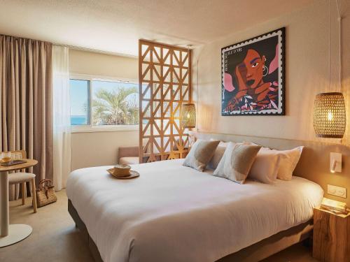 Mercure Saint Raphael Centre Plage - Hotel Overview