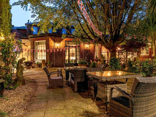 Mercure Salisbury White Hart Hotel - Hotel Overview