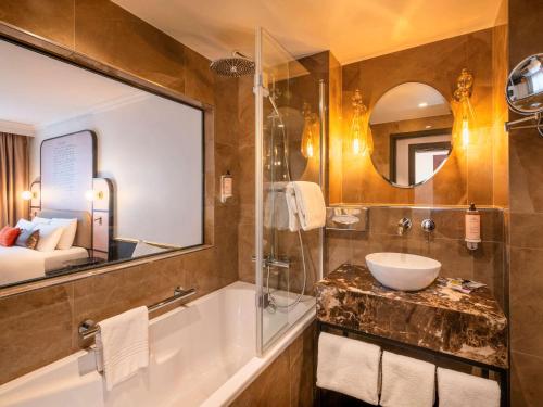 Mercure Versailles Paris West - Convenient Amenities