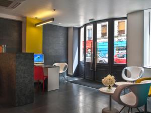 Metal's Hotel - Prime Location in Paris