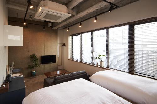 Mizuka Imaizumi 1 - Unmanned Hotel - - Hotel Overview and Location