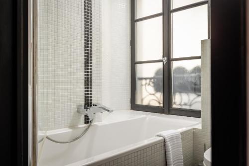 Monceau Elysées - Points About Your Stay