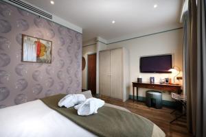 Morton Hotel - Hotel Overview and Location