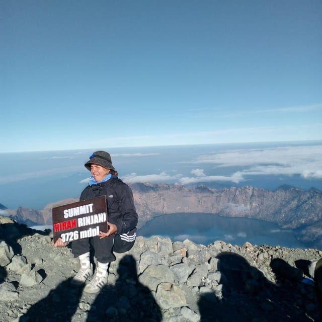 Mount Rinjani Trekking 2D/1N Summit