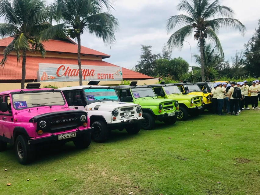 Mui Ne Group Tour: Sunrise or Sunset Sand Dunes by Jeep