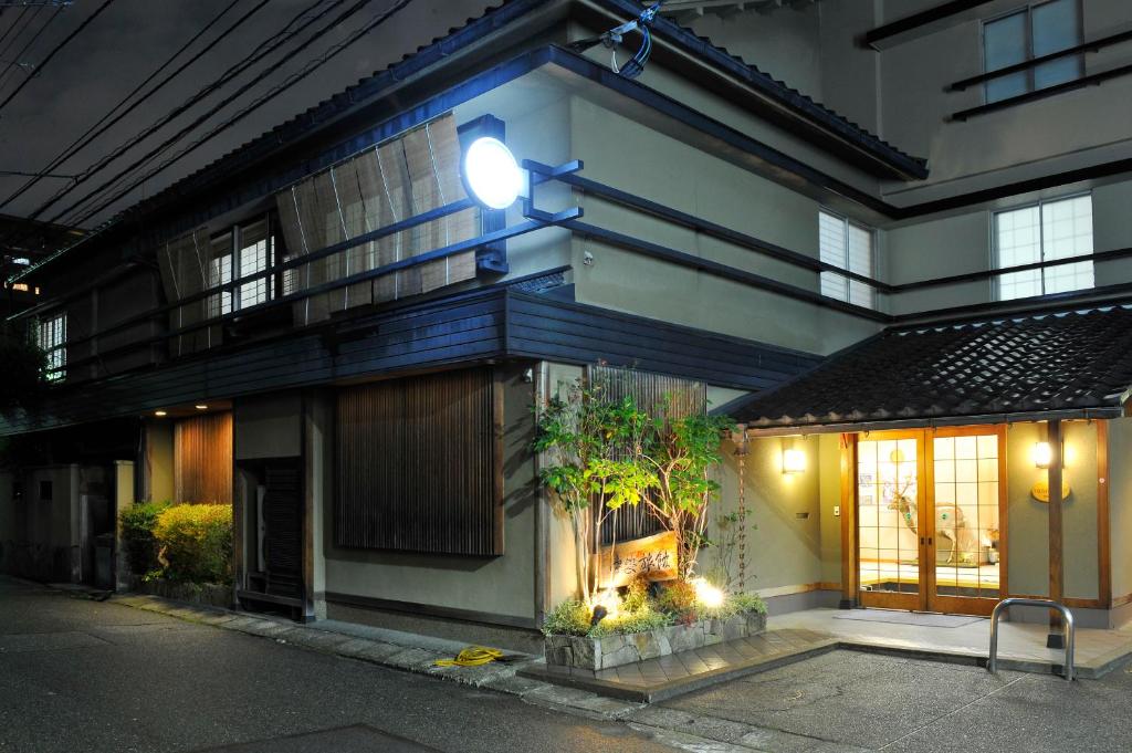 Nakayasu Ryokan - Overview and Location