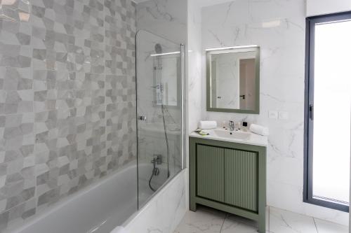 Nemea Appart Hotel Les Hauts De Milady Biarritz - Property Overview