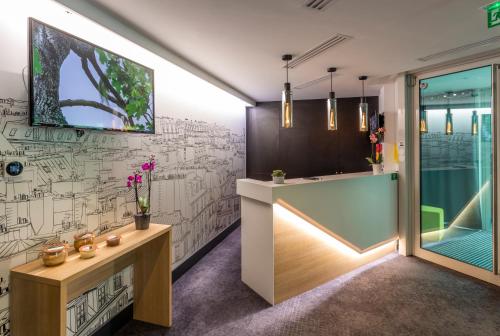 Nemea Appart Hotel Paris Levallois - Hotel Overview and Location