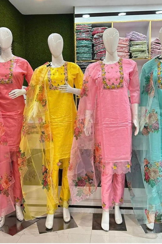 Nepali Traditional Dress (Sari Kurtha Wear) Shopping Tour - Tour Overview and Details