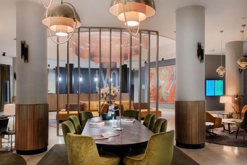 NH Lyon Airport - Location and Accessibility