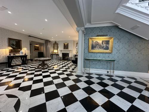 No. 30 Knightsbridge - Hotel Overview and Location