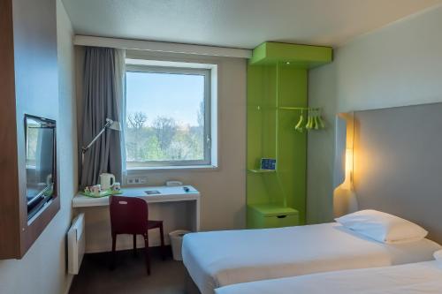 Nogent-Sur-Marne Campanile - Location and Accessibility