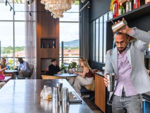 Novotel Annemasse Centre - Geneva Gate - Hotel Features and Amenities