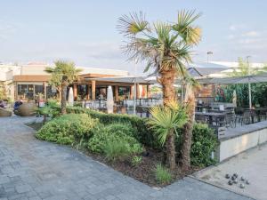 Novotel Bordeaux Lac - Hotel Location and Accessibility