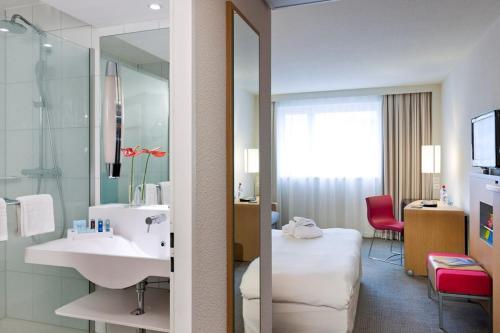 Novotel Poissy Orgeval - About the Hotel