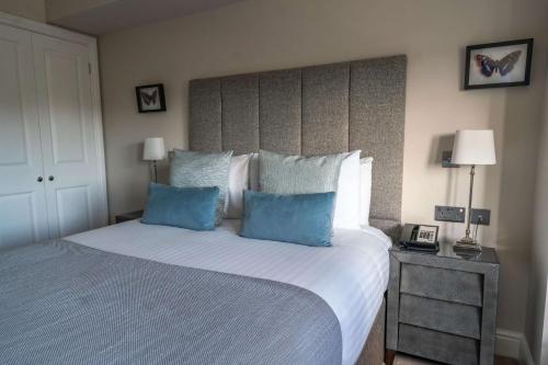 Oatlands Park Hotel - Hotel Overview