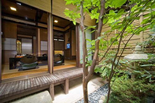 Oiwakeya Ryokan - Overview and Location