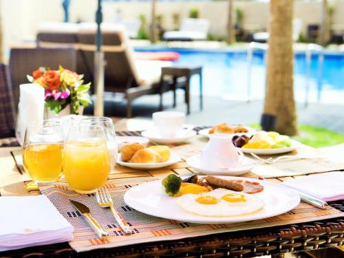Okinawa Kariyushi Resort EXES Onna - Location and Accessibility