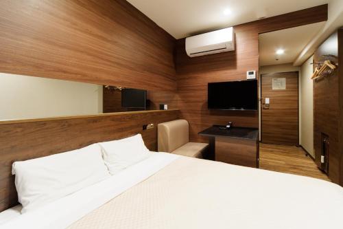 Osaka Fujiya Hotel - Overview