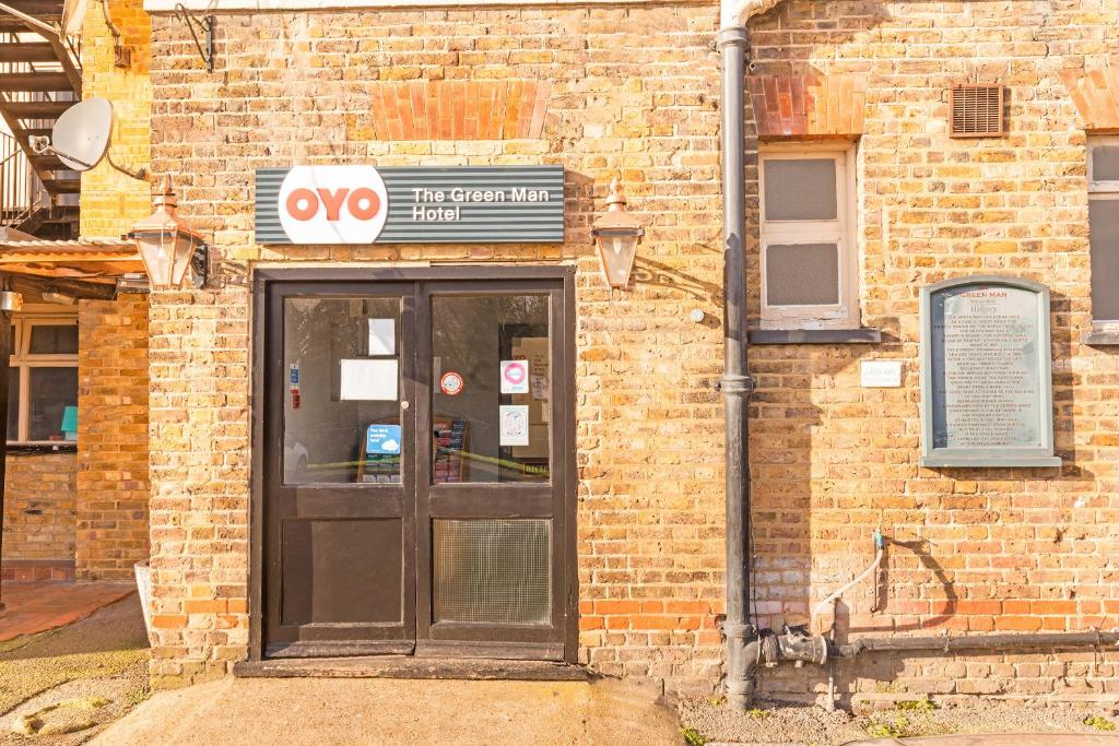 OYO The Green Man Pub And Hotel - Hotel Overview