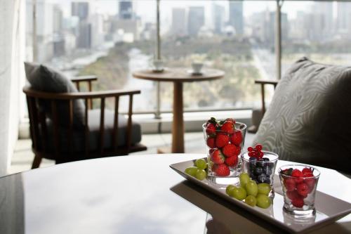Palace Hotel Tokyo - Location and Accessibility