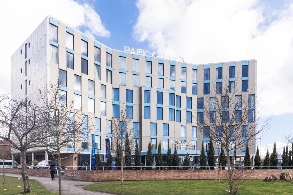 Park Grand Heathrow - Hotel Overview