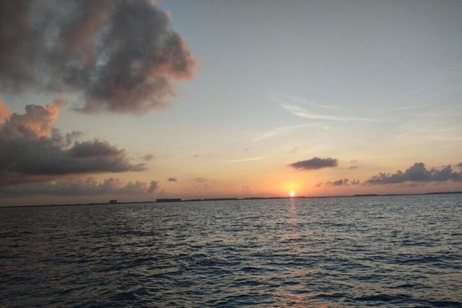 Pdc: Isla Mujeres Catamaran Tour With Snorkeling - Tour Overview