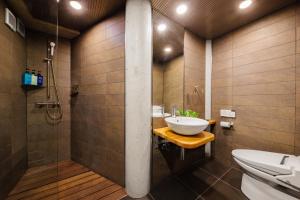 Phoenix Chalets by Hakuba Hospitality Group - Location and Surroundings