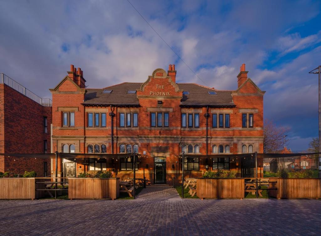 Phoenix Hotel Liverpool - Convenient Location