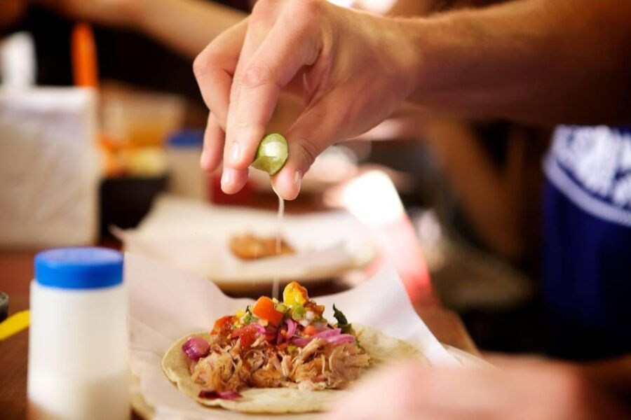 Puerto Vallarta: Ultimate Taco Tour in Versalles