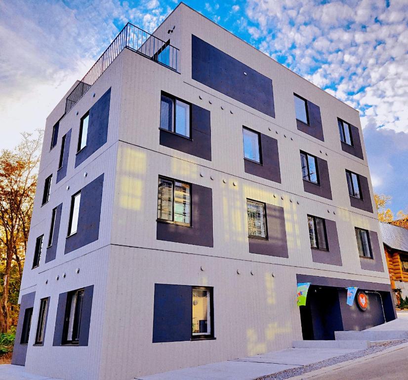 Q FOX GMG HOTEL Review