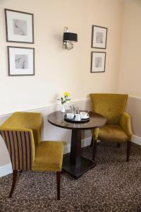 Queens Court Hotel - Hotel Overview