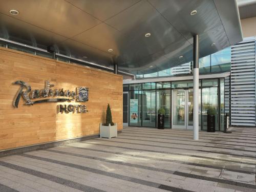 Radisson Blu Hotel East Midlands Airport - Location and Accessibility