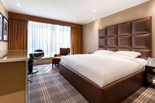 Radisson Blu Hotel, London Heathrow - Hotel Location and Accessibility