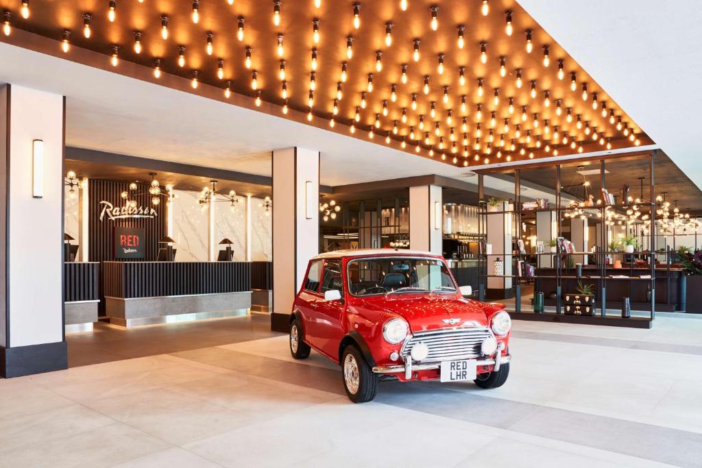 Radisson RED London Heathrow - Hotel Overview and Location