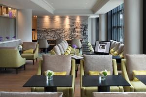 Renaissance Paris La Defense Hotel - Location and Accessibility