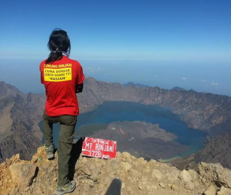 Rinjani Trekking Summit 3726m ( 2Days 1Night )