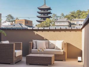 Ryokan Asukasou at the Entrancne of Nara Park - Location and Accessibility