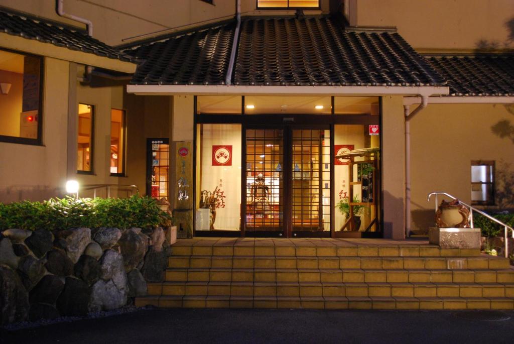 Ryokan Beniayu - Overview and Location
