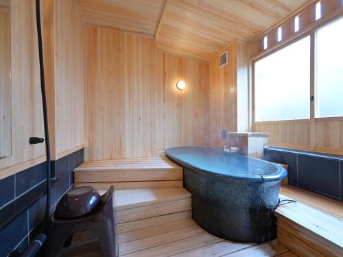 Ryokan Tamura - Overview and Location