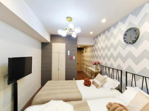 S15 New Shinjuku Central, 5 Mins to Station, Max 3P, New Shinjuku Hot Spring, Open-Air Bath With Wooden Chairs, Original Inn - Property Overview