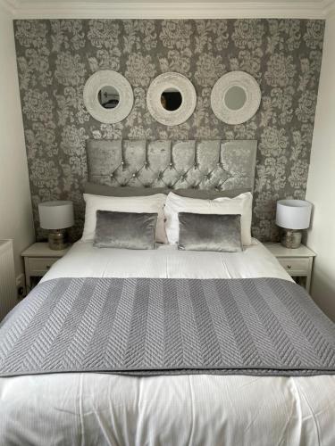 Sandford Promenade - Hotel Overview and Location