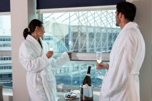 Sandman Signature Newcastle Hotel - Hotel Location and Accessibility