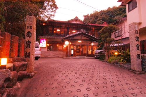 Sansou Nagisa - Location and History
