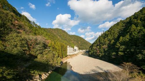 Sansuikan Kawayu Matsuya - Location and Accessibility