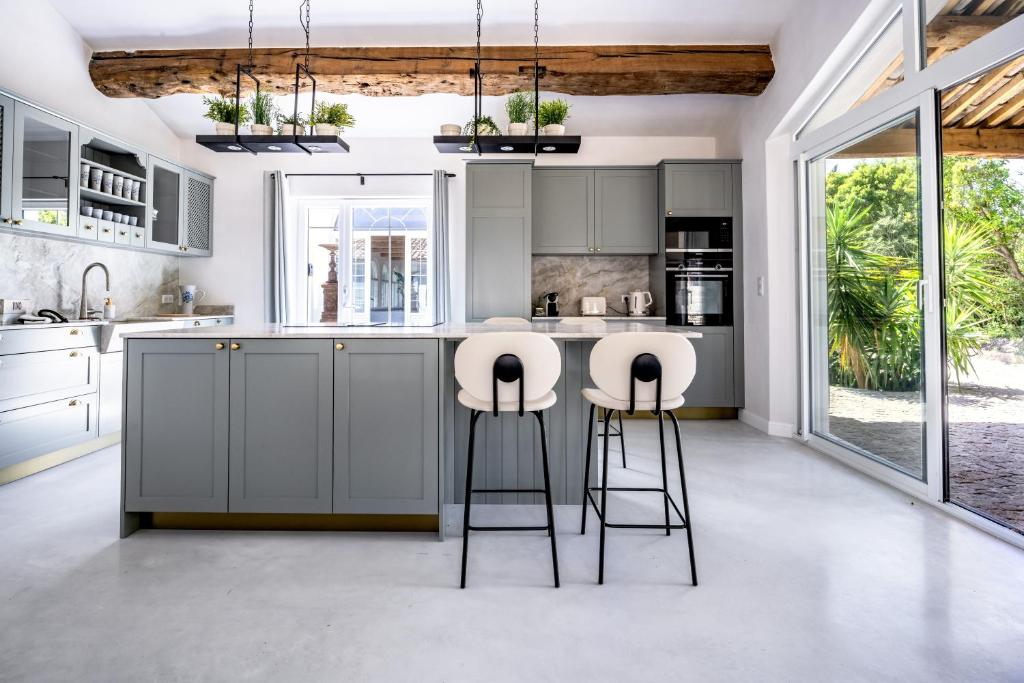 Secret Duzès - Place Aux Herbes - Cottage With Heated Swimming Pool - Accommodation Features