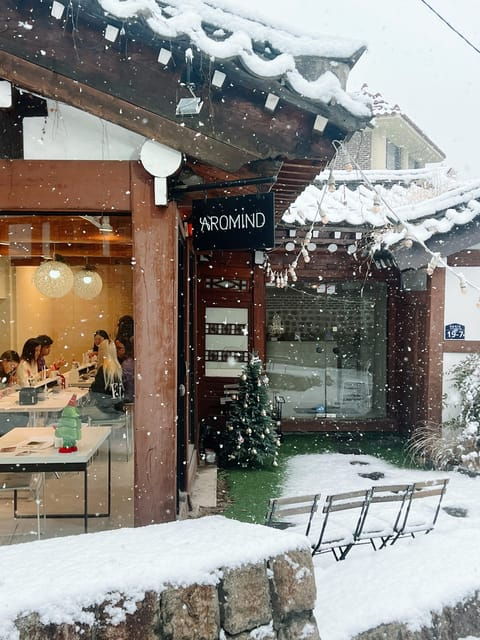 Seoul: Create Your Own Natural Perfume With a Perfumer
