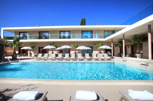 Seventeen Hotel - Location and Nearby Attractions